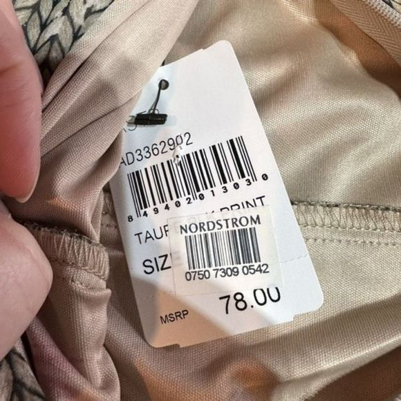 NWT ASTR Women's Chevron Print V Cut Out Back Maxi Dress Tan Large Boho Bohemian - Picture 12 of 16